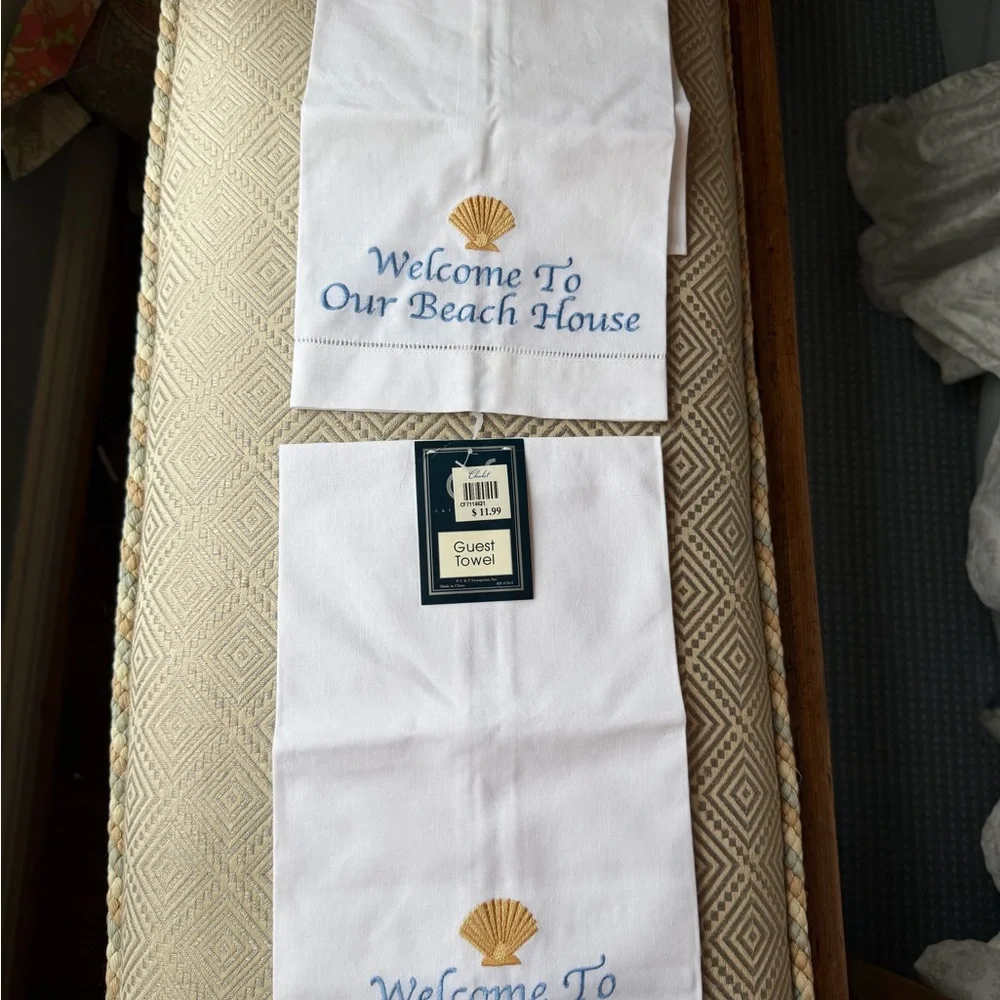 White Beach House Hand Towels with Shell Embroidery NWT LOVELY